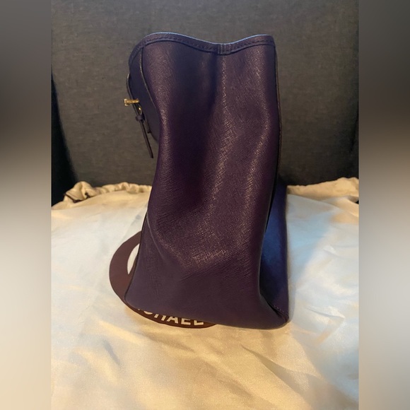 Michael Kors Bag - Picture 4 of 11